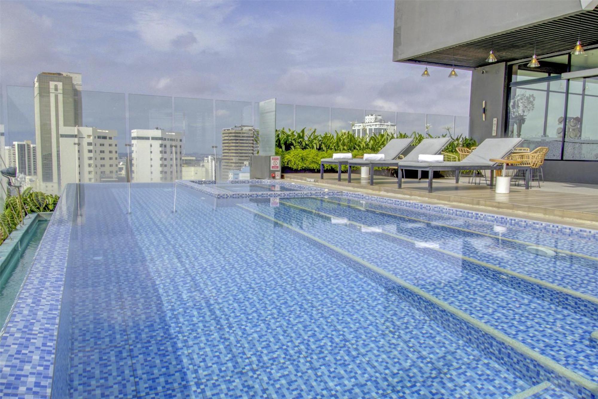 River Garden Hotel + Suites Guayaquil Buitenkant foto