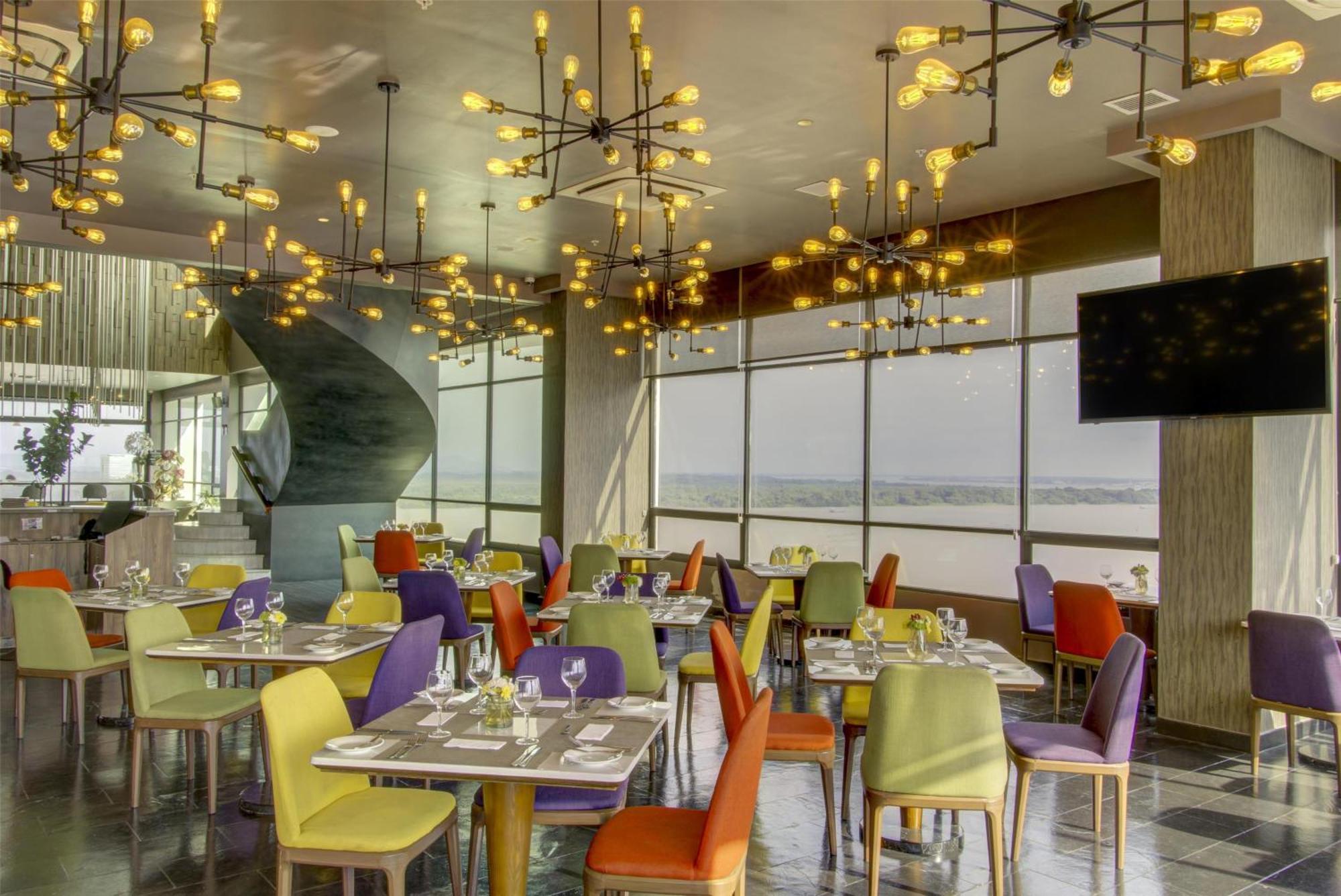 River Garden Hotel + Suites Guayaquil Buitenkant foto