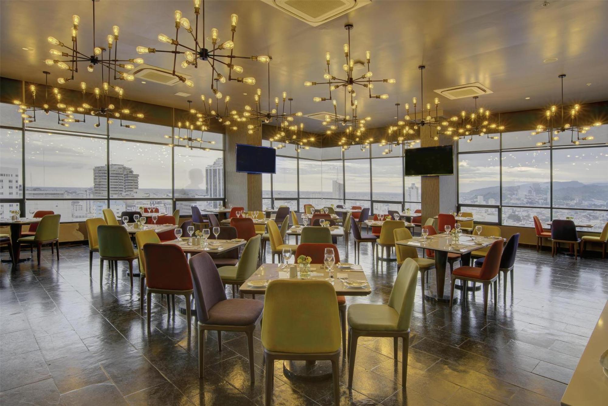 River Garden Hotel + Suites Guayaquil Buitenkant foto
