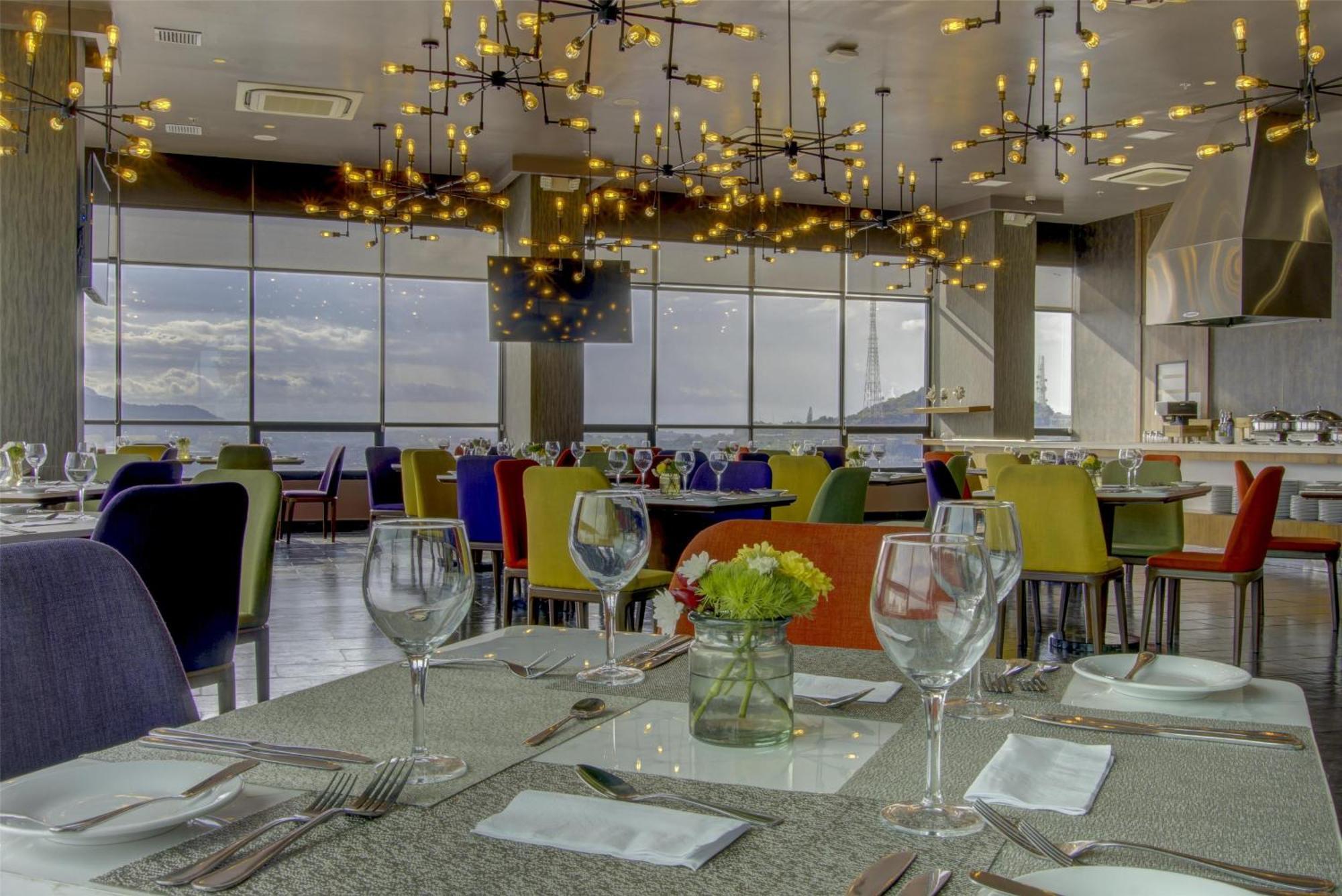 River Garden Hotel + Suites Guayaquil Buitenkant foto