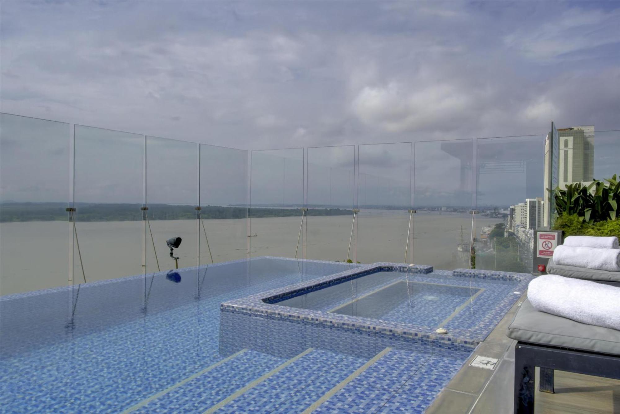 River Garden Hotel + Suites Guayaquil Buitenkant foto