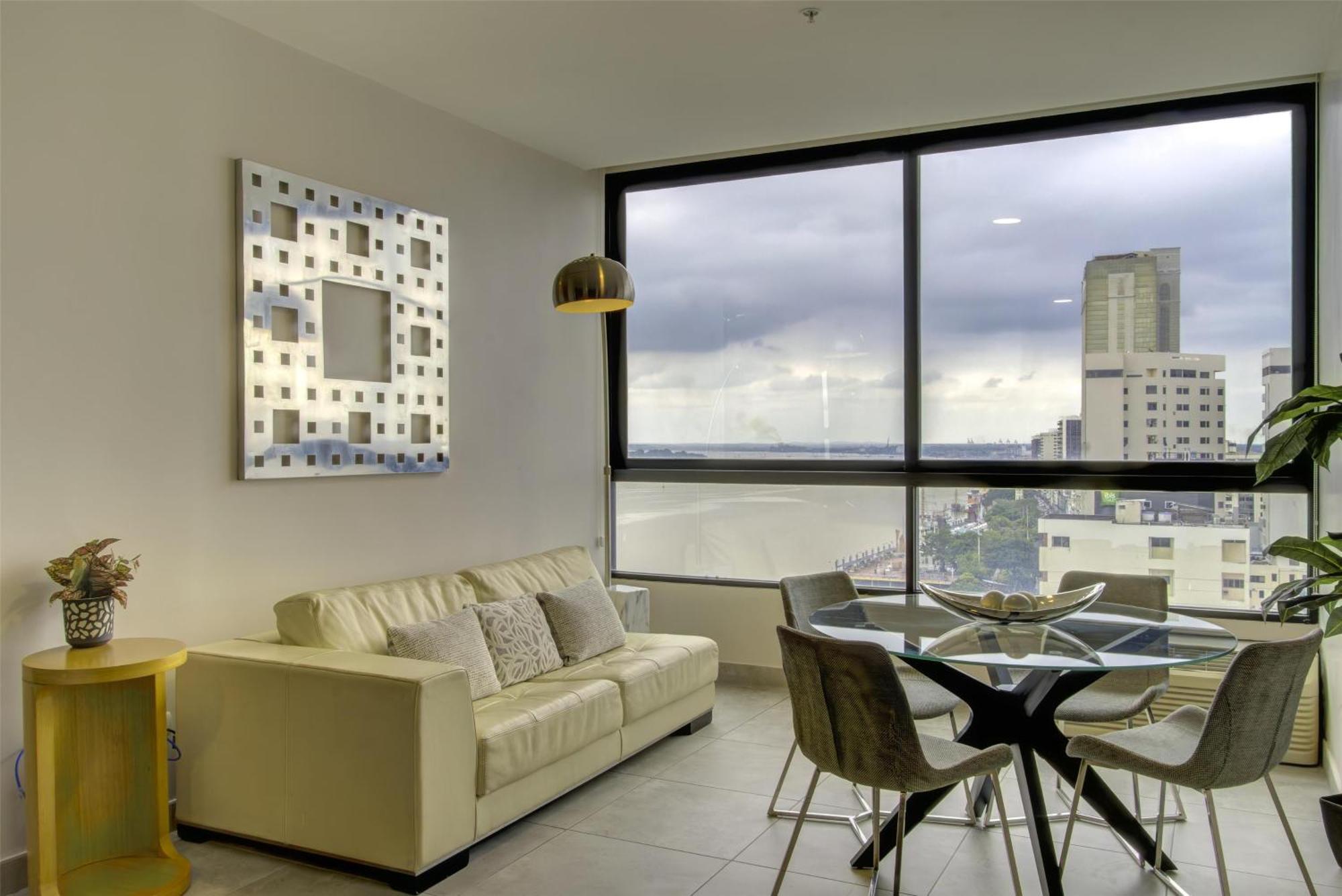River Garden Hotel + Suites Guayaquil Buitenkant foto