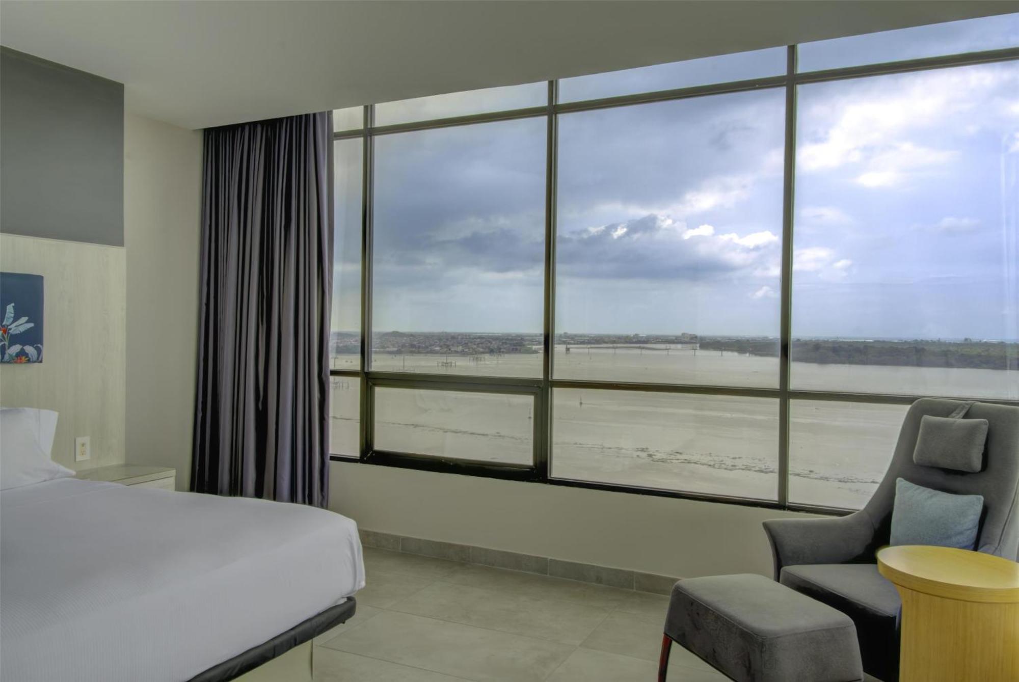 River Garden Hotel + Suites Guayaquil Buitenkant foto