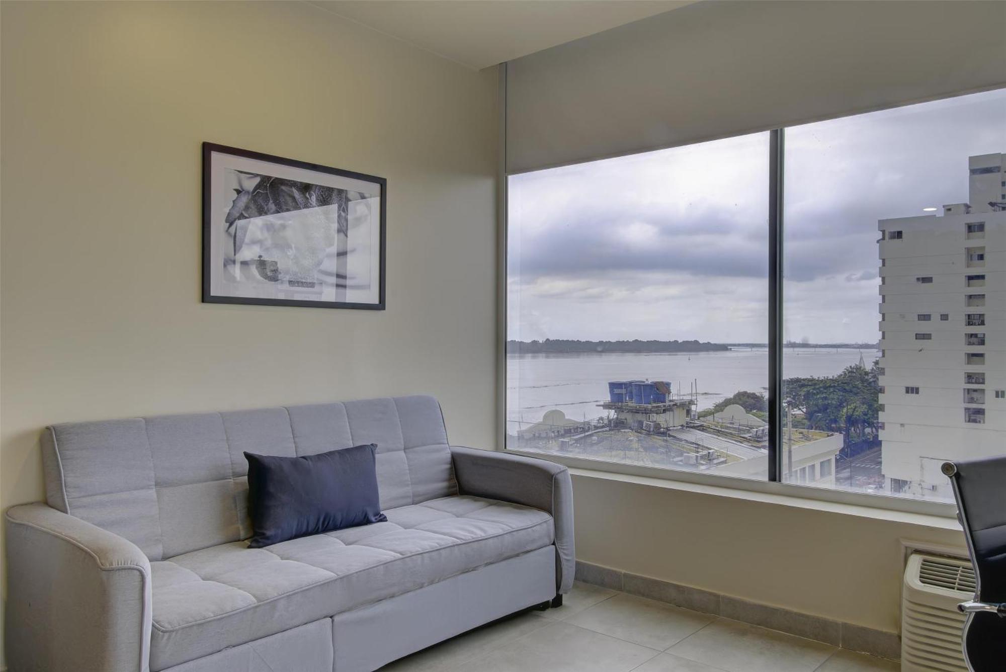 River Garden Hotel + Suites Guayaquil Buitenkant foto